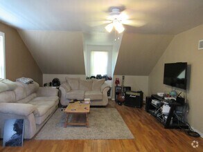 Building Photo - 709 Bluemont Ave