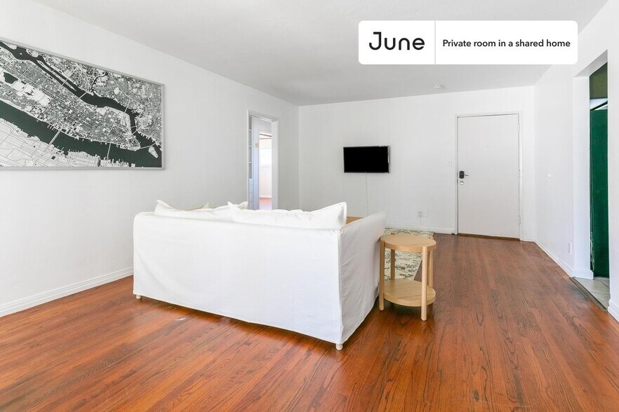 Building Photo - Room in Shared 7 bed/3 bath home