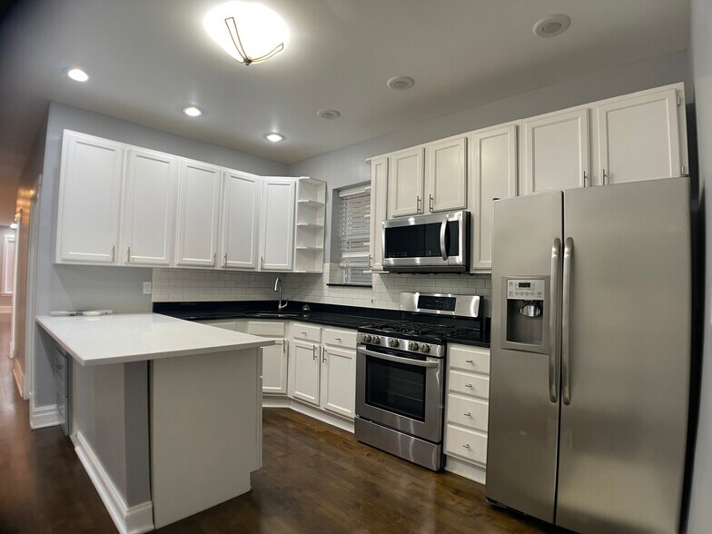 Building Photo - 3721 W Belden Ave