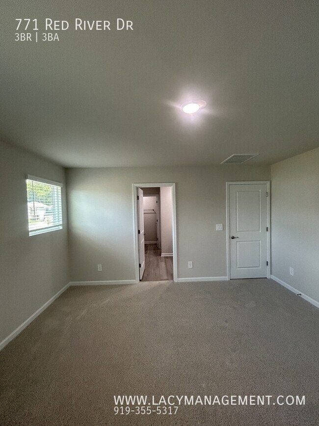 Building Photo - 771 Red River Dr