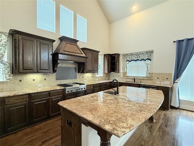 Building Photo - 7304 Meadow Glen Dr