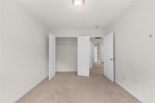 Building Photo - 1058 Treymont Ln SW