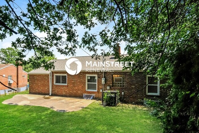 Building Photo - 3 Bedroom Pet-Friendly Home in St. Louis, ...