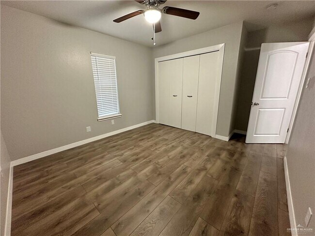 Building Photo - 15 Zinnia Ave