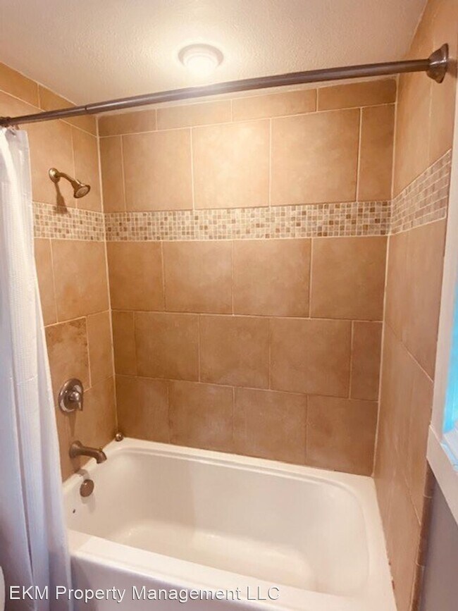 Building Photo - 3 br, 2 bath House - 14 SW 11th Street