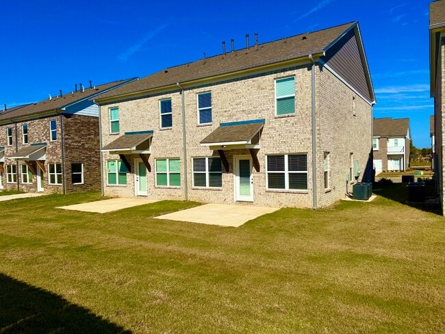 Building Photo - 4371 Ravenwood Park W