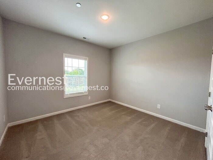 Building Photo - 1307 Ventura Ln