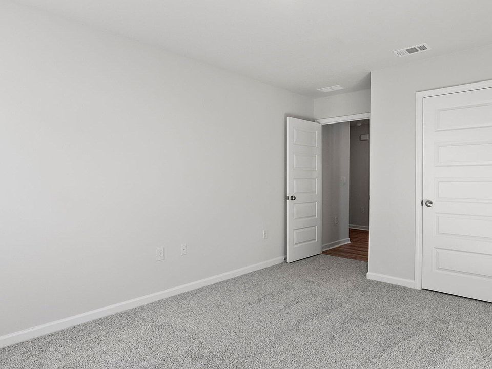 Building Photo - 226 Laurel Hill St