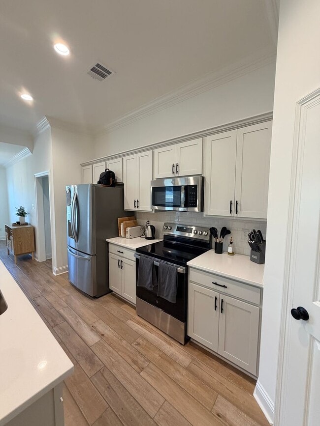 Building Photo - New Neighborhood.. Close to Barksdale Air Force Base..