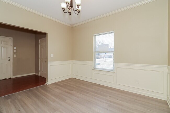 Building Photo - 13 Thatch Ct