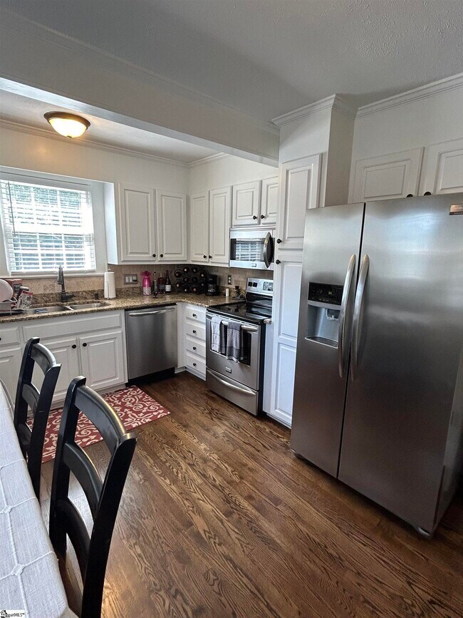 Building Photo - 118 Brookdale Ave