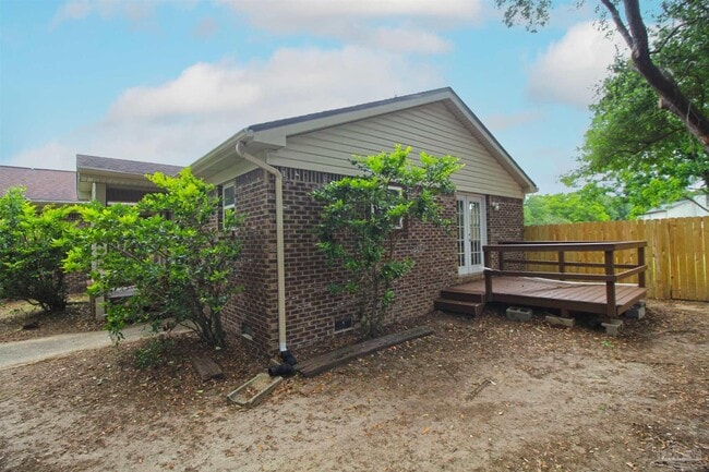 Building Photo - 4630 Bellview Ave