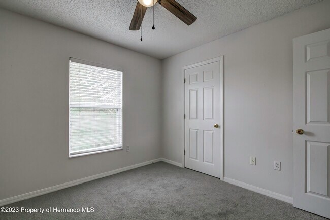 Building Photo - 6322 Grapewood Rd