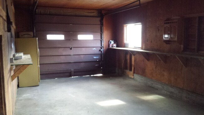 Building Photo - 6344 Eastside Hwy