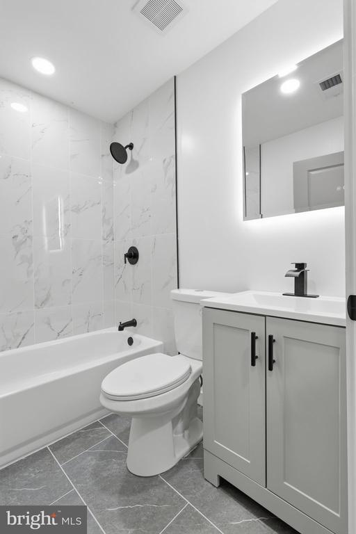 Building Photo - 68 Daffodil Ln