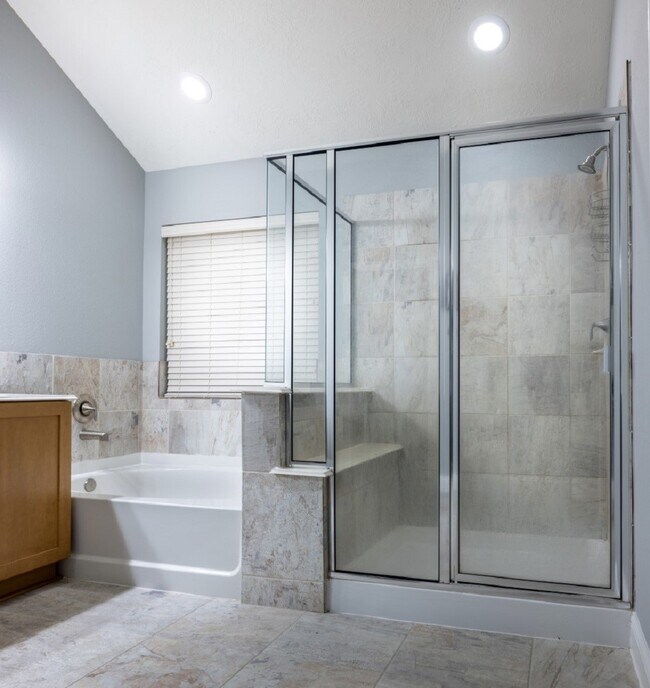 Building Photo - 4523 Matagorda Lakes Dr