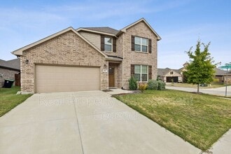 Building Photo - 1833 Meadow Trail Ln