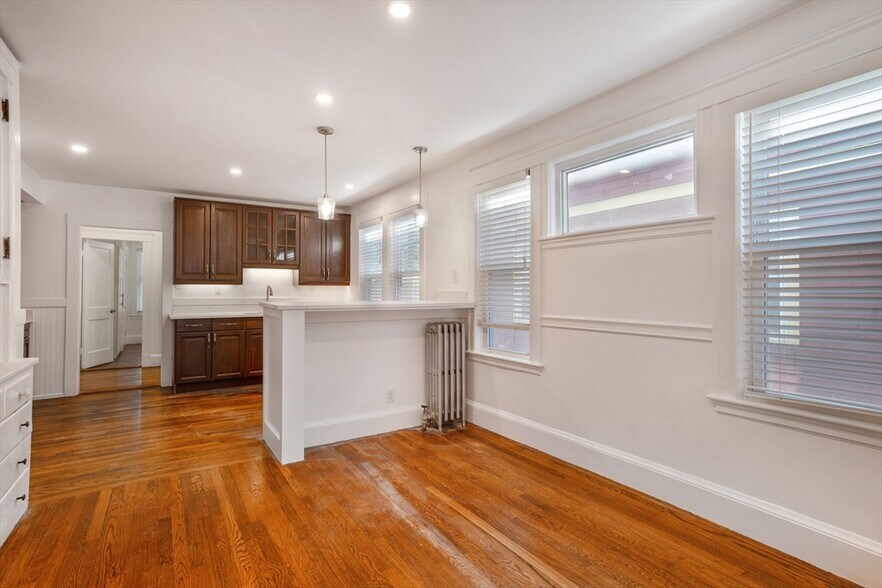 Primary Photo - 158 South St