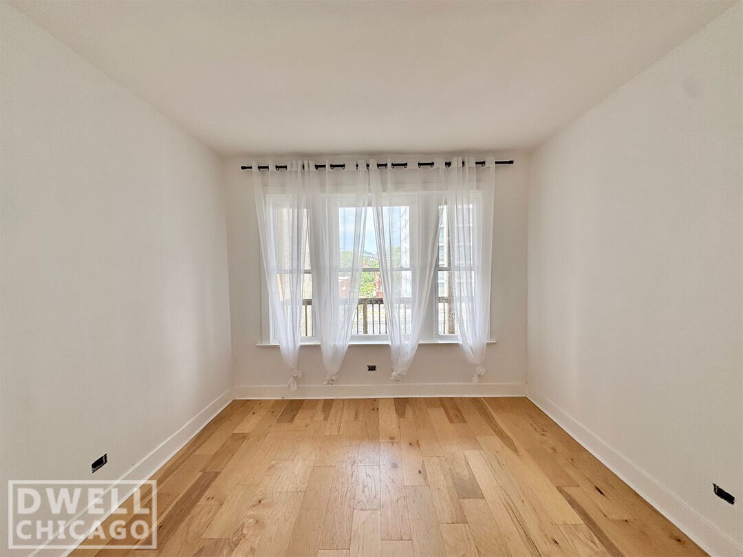 Building Photo - 3606 N Pine Grove Ave