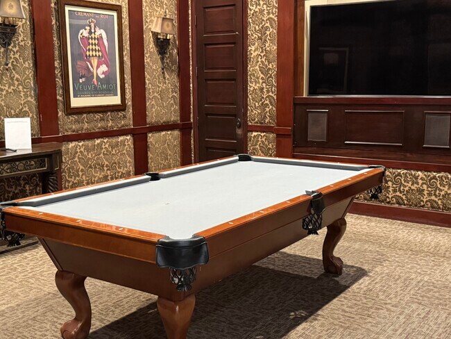 Building Photo - 900 S Meadows Pky