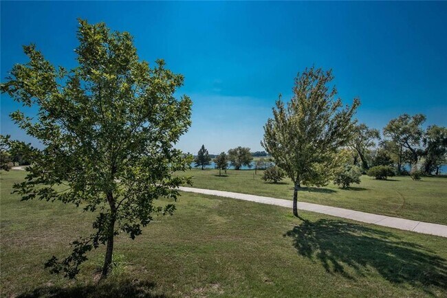 Building Photo - 3761 Rod Carew Dr