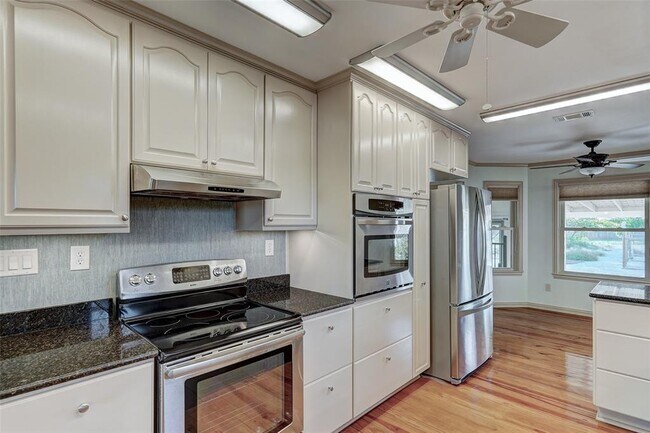 Building Photo - 800 Co Rd 117
