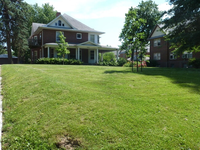 Exterior - Kingman Gardens
