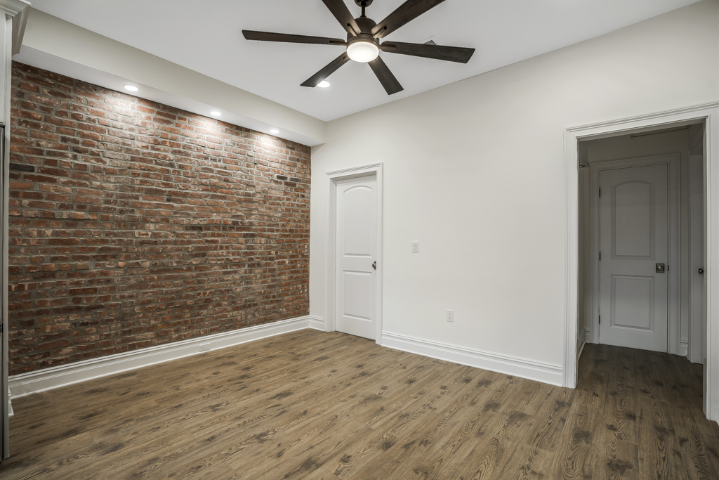 Building Photo - 155 Grand St