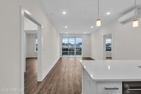 Building Photo - 521 Lakeview Ave