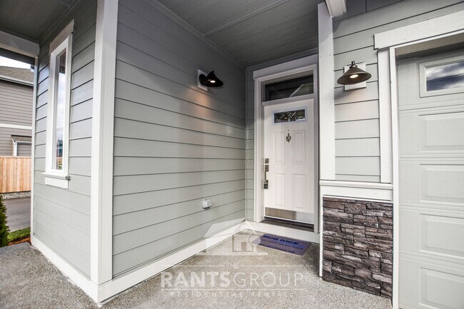 Building Photo - Easy freeway access! Newer subdivision!