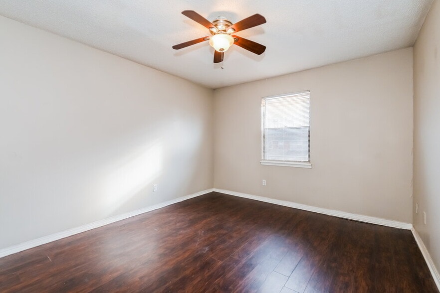 Building Photo - 11702 Tanager Dr