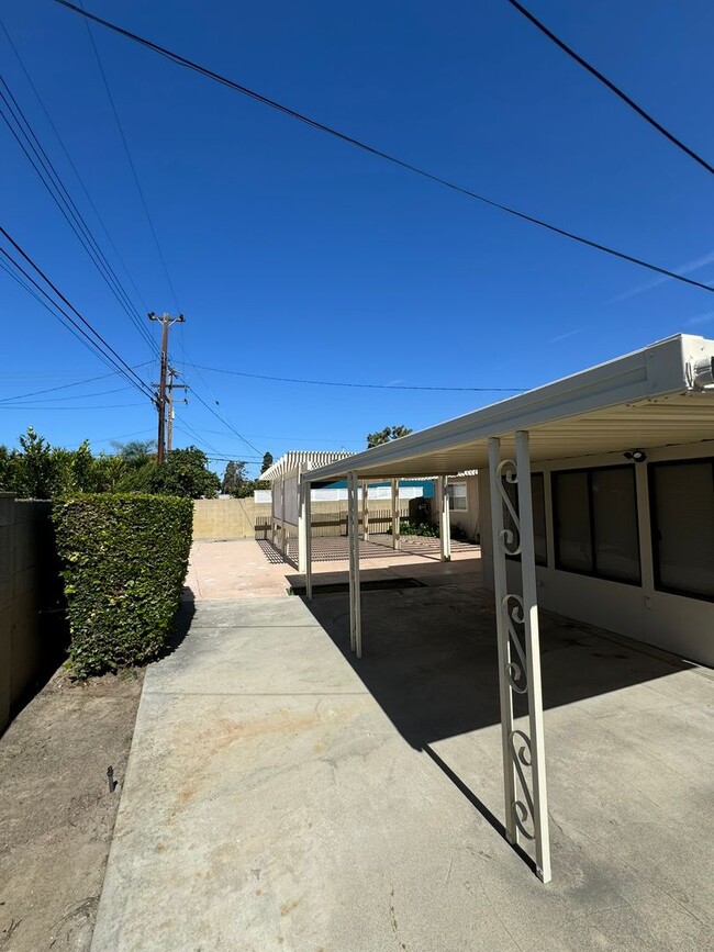 Building Photo - Garden Grove 3 bed 2 bath ready for you