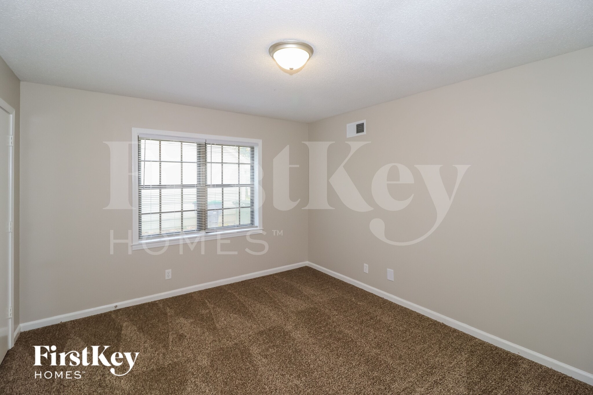 Building Photo - 5299 Twin Woods Ave