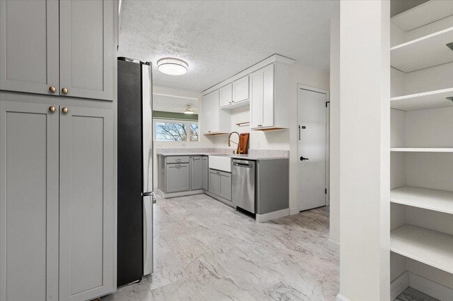 Building Photo - 100 9th Ave