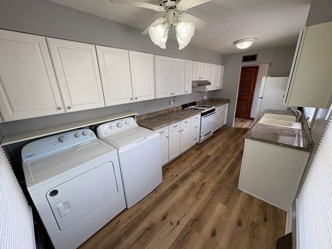 Building Photo - Bright & Spacious 3-Bedroom Home with Large Backyard