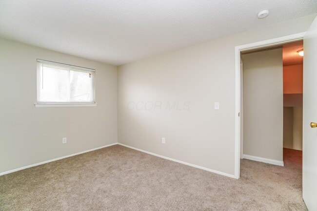 Building Photo - 3044 Bennington Ave