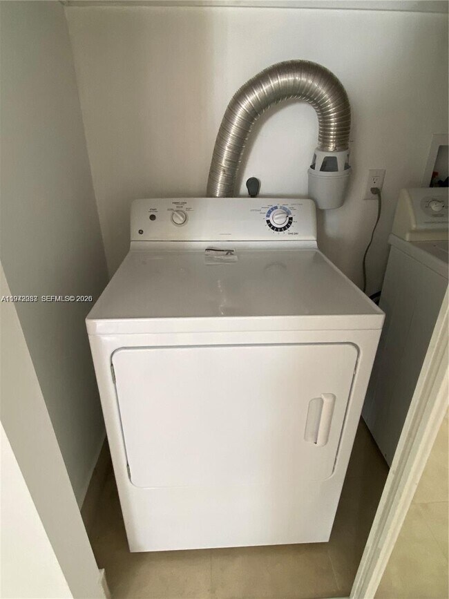 Building Photo - 11398 Royal Palm Blvd