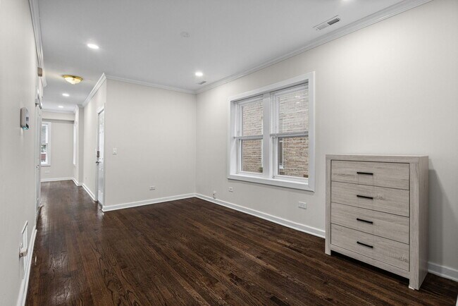 Building Photo - 1742 N Mayfield Ave