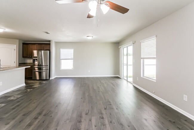 Building Photo - 95017 Timberlake Dr