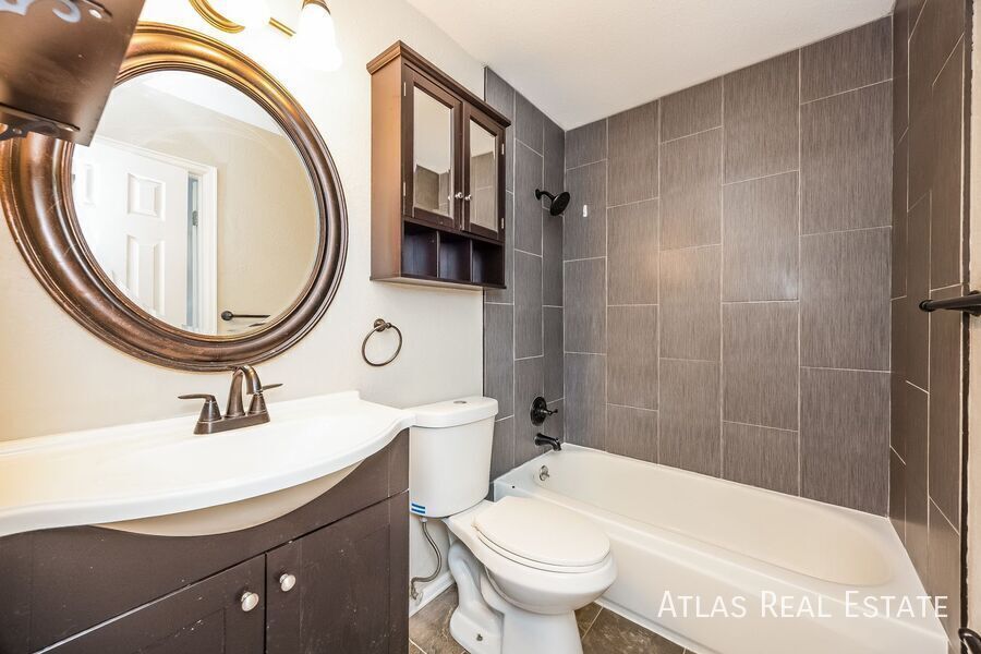 Building Photo - 4811 Bailey Pl