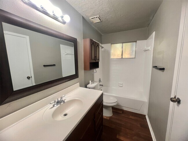 Building Photo - 6702 Valerian Ln