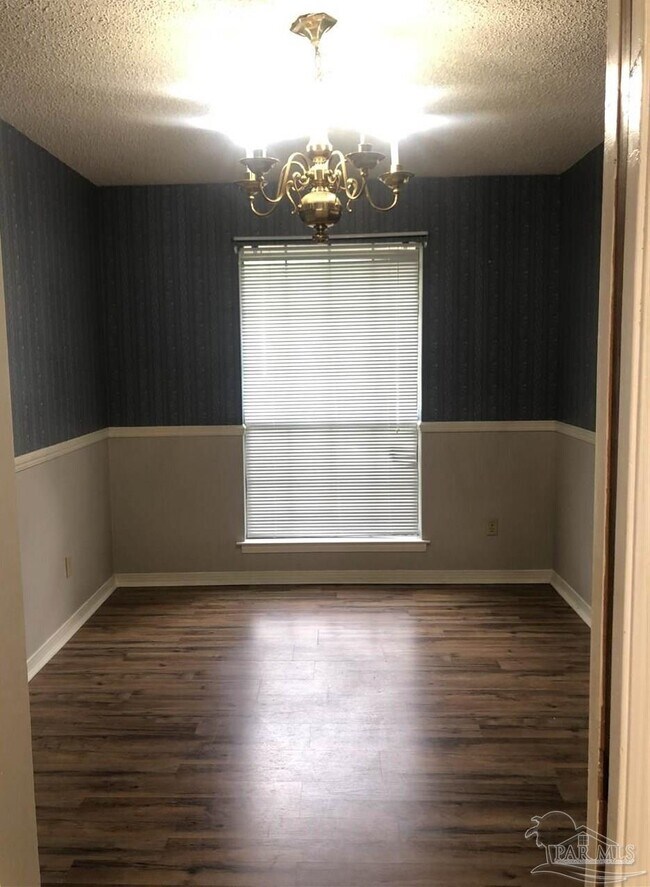 Building Photo - 3885 Hidden Oaks Dr