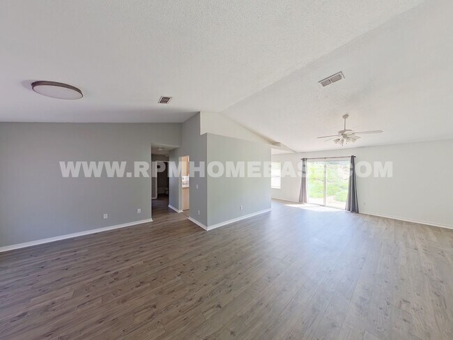 Building Photo - 1326 Jeffrine Dr