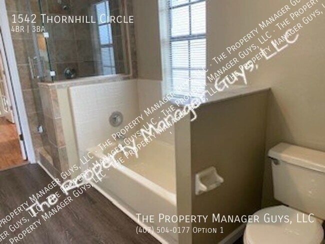 Building Photo - 1542 Thornhill Cir