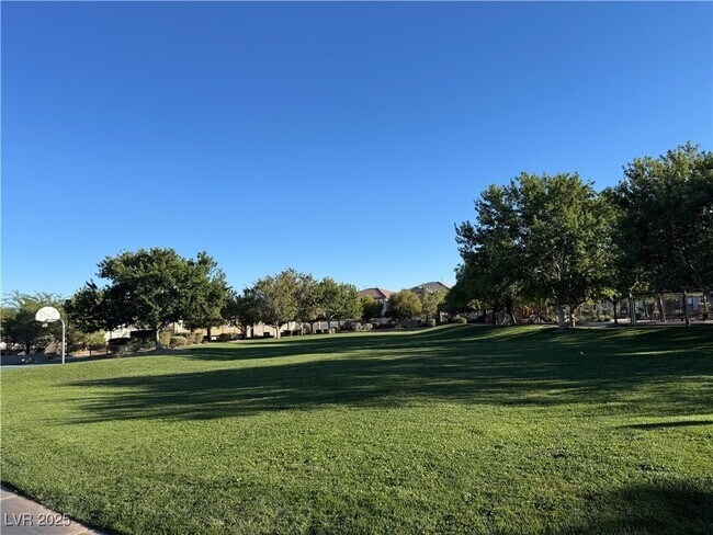 Building Photo - 9501 Ironsend St