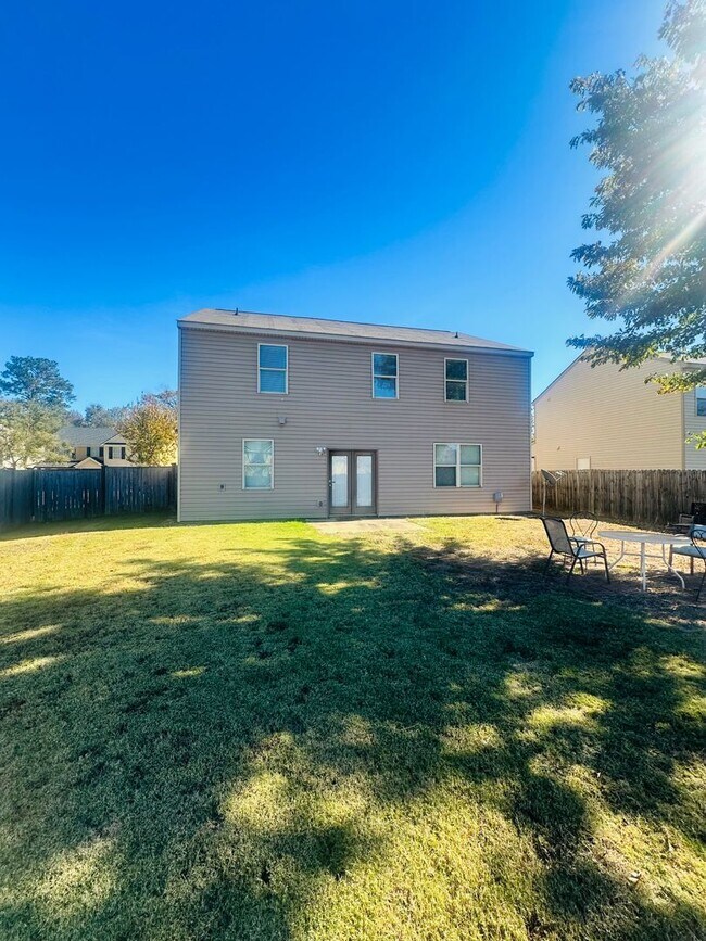 Building Photo - 201 Flowing Meadows Dr