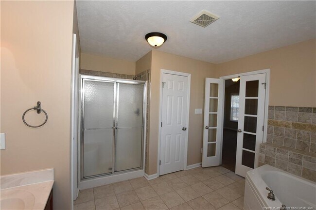 Building Photo - 60 Scranton Ct