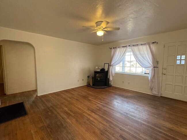 Building Photo - 1039 Princeton Dr NE