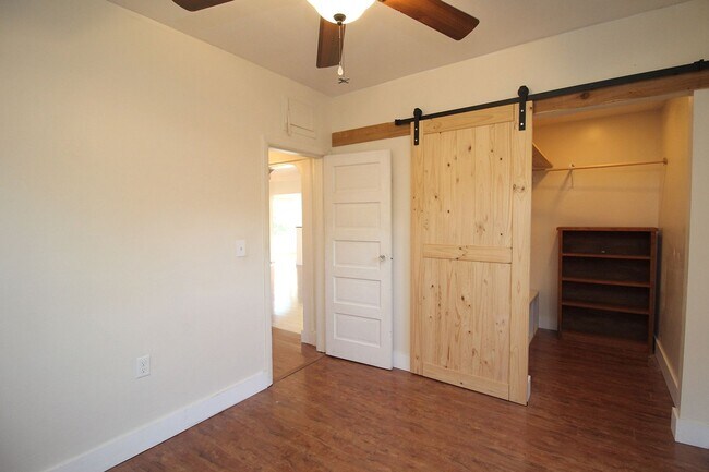 Building Photo - 1005 NE 58th Ave