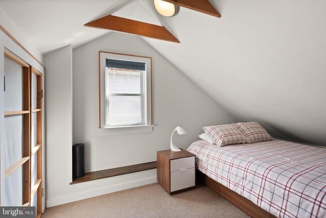 Building Photo - 1804 S Oakland St